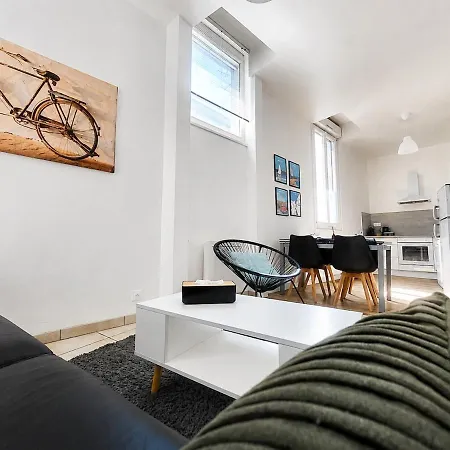5 Personnes, Rez-de-chaussee Apartament *