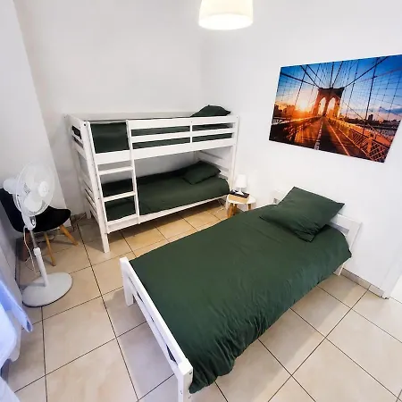 5 Personnes, Rez-de-chaussee Apartament